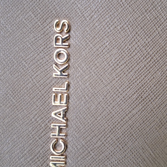 Michael Kors Olive Green Leather Shoulder/ Crossbody Bag Excellent Used Cond. - Picture 9 of 15